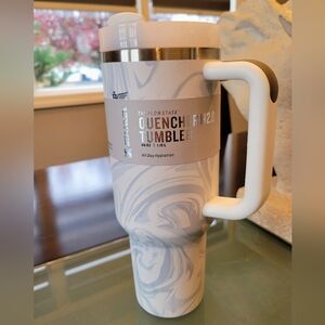 STANLEY Quencher H2.0 FlowState 40oz – White Marble Tumbler ✨